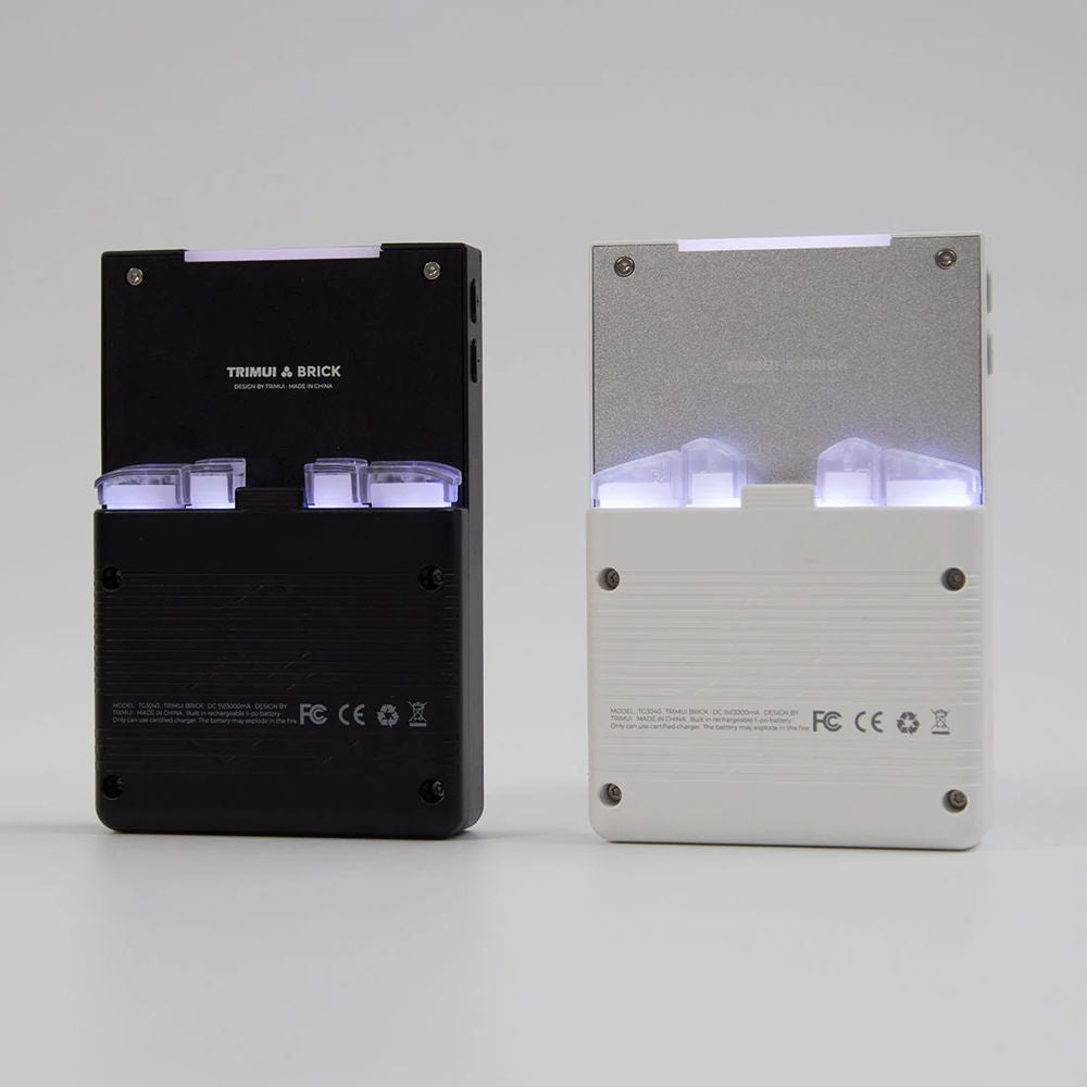 Consola retro portabila TRIMUI Brick 64GB cu jocuri, quad core Cortex-A53 2.0GHz, 1GB RAM, IPS LCD 3.2" 1024x768 4:3, acumulator 3000 mAh, WiFi, Bluetooth, alb