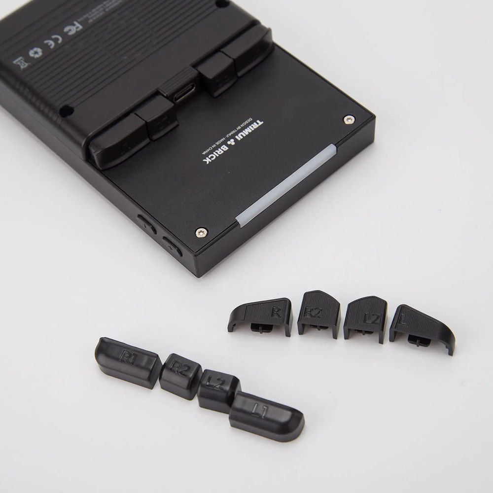 Consola retro portabila TRIMUI Brick 64GB cu jocuri, quad core Cortex-A53 2.0GHz, 1GB RAM, IPS LCD 3.2" 1024x768 4:3, acumulator 3000 mAh, WiFi, Bluetooth, negru