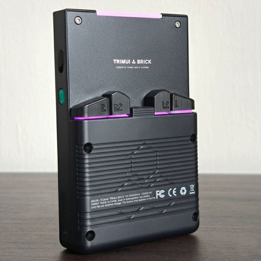 Consola retro portabila TRIMUI Brick 64GB cu jocuri, quad core Cortex-A53 2.0GHz, 1GB RAM, IPS LCD 3.2" 1024x768 4:3, acumulator 3000 mAh, WiFi, Bluetooth, negru